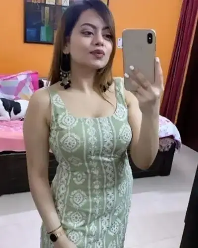 Call Girl in Aliganj